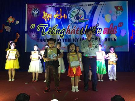 Tam Kỳ: Tổ chức Chung khảo Hội thi "Tiếng hát thiếu nhi lần thứ I - 2016"