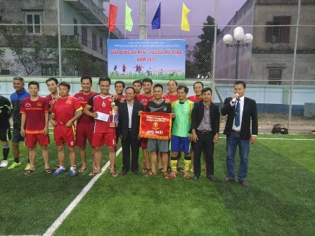 Đoàn trường Trung cấp Nghề Kinh tế - Kỹ thuật Miền Trung - Tây Nguyên tổ chức giải bóng đá mở rộng năm 2017