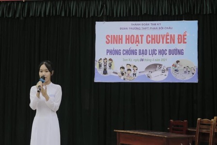 Đoàn trường THPT Phan Bội Châu chức sinh hoạt chuyên đề "Phòng chống bạo lực học đường"