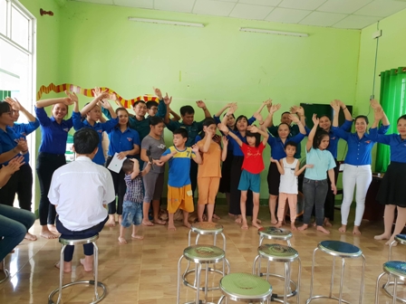 Tân Thạnh tổ chức chương trình tình nguyện mùa Đông năm 2018