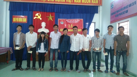 Đoàn phường Hòa Hương: Tổ chức lễ kết nạp đoàn viên mới