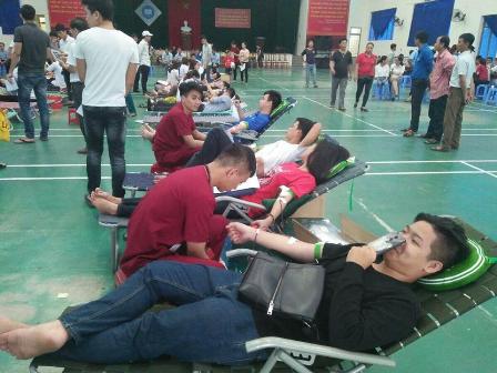 Hơn 500 tình nguyện viên tham gia hiến máu cứu người đợt 2 năm 2018