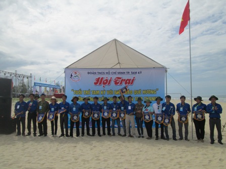 Thành Đoàn Tam Kỳ tổ chức Hội trại hưởng ứng tuần Du lịch biển Tam Thanh 2014